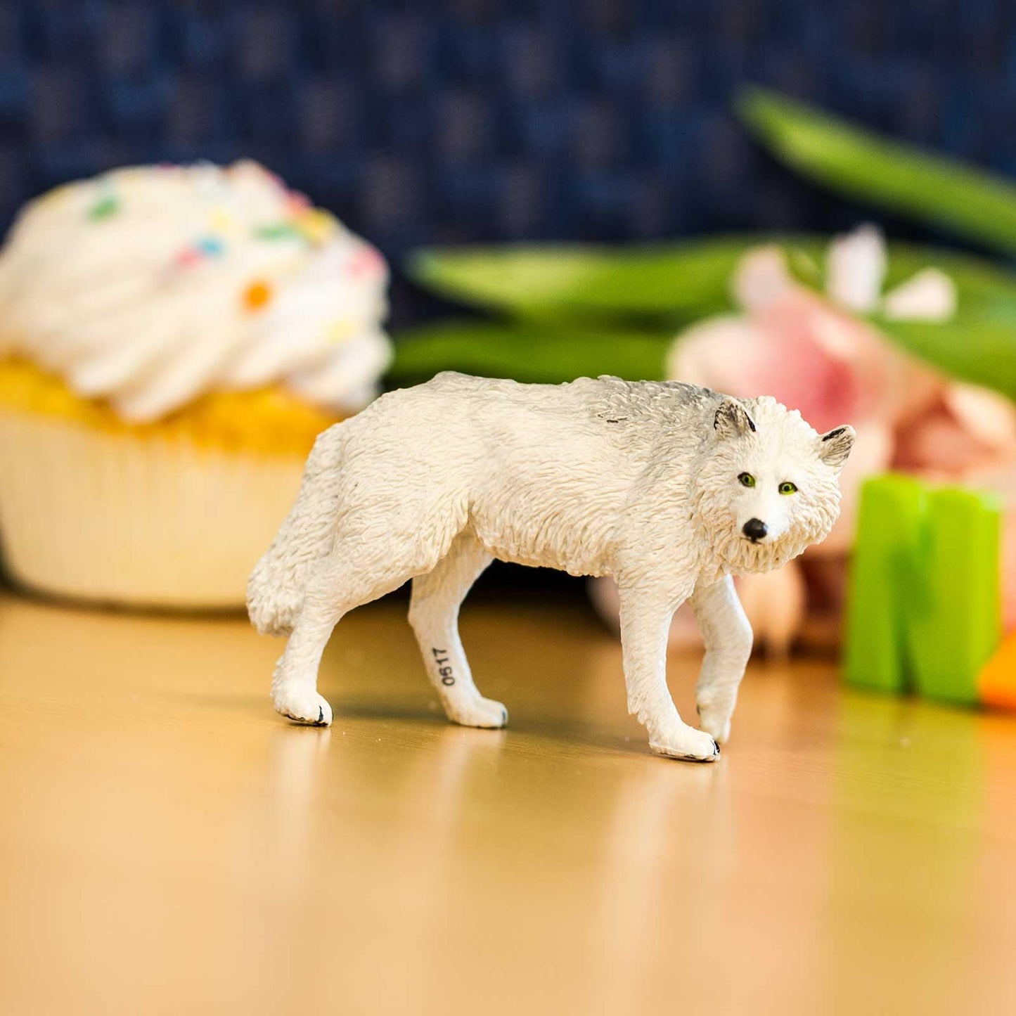 Safari Ltd. White Wolf Figurine - Realistic, Hand-Painted 3.6" Model Figure - Educational Toy for Boys, Girls & Kids Ages 3+