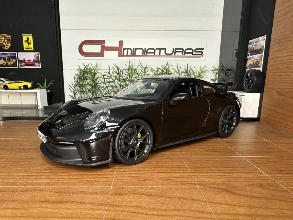 Maisto May Cheong Group M36458BK 1:18 Scale Porsche 911 GT3 2022 Children's Car Black