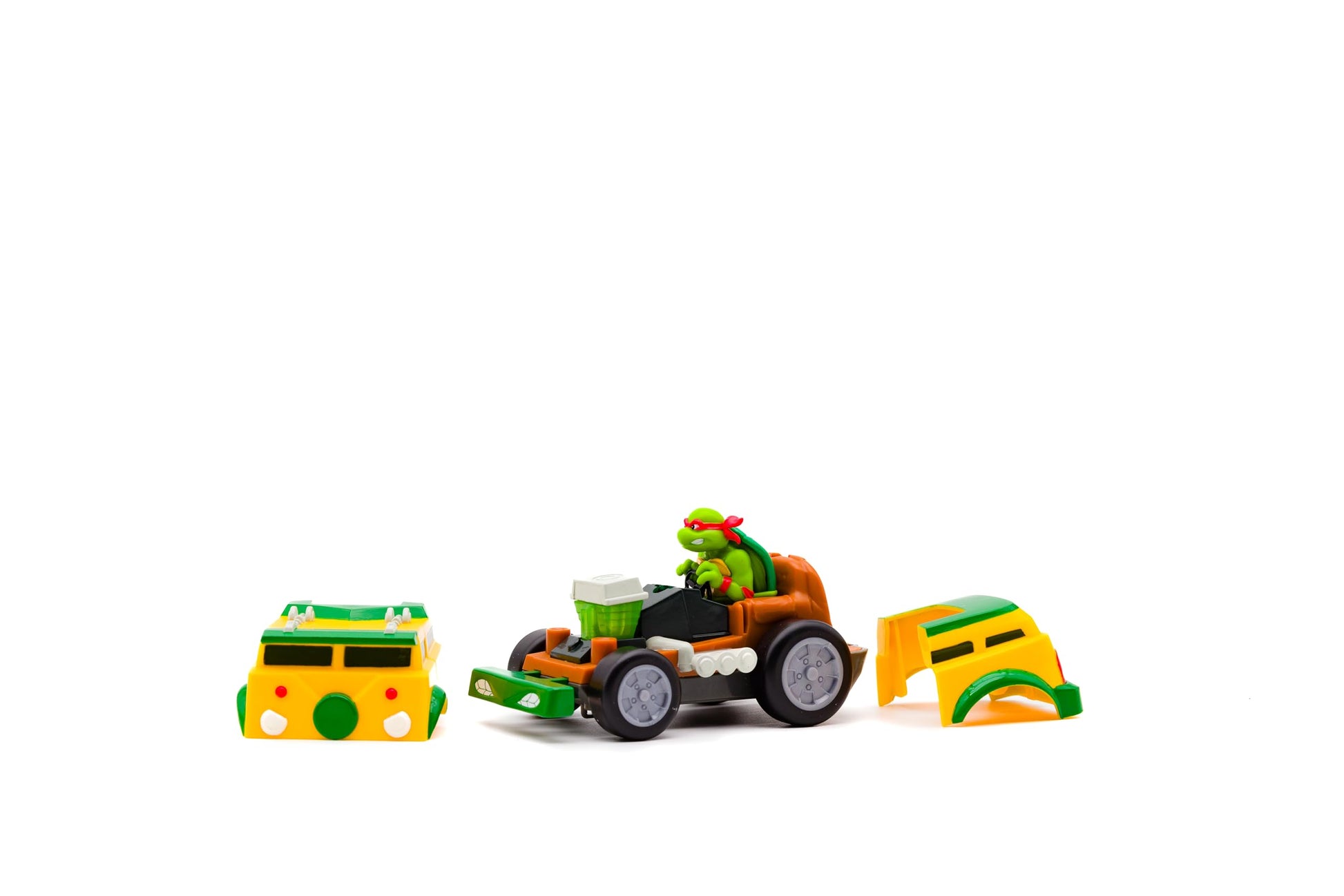 Teenage Mutant Ninja Turtles Toy, Raphael Shell Smashers, Light-Up Rev-Up Crash Vehicle with Smash & Reveal Action, Classic Edition, for Kids Ages 5+