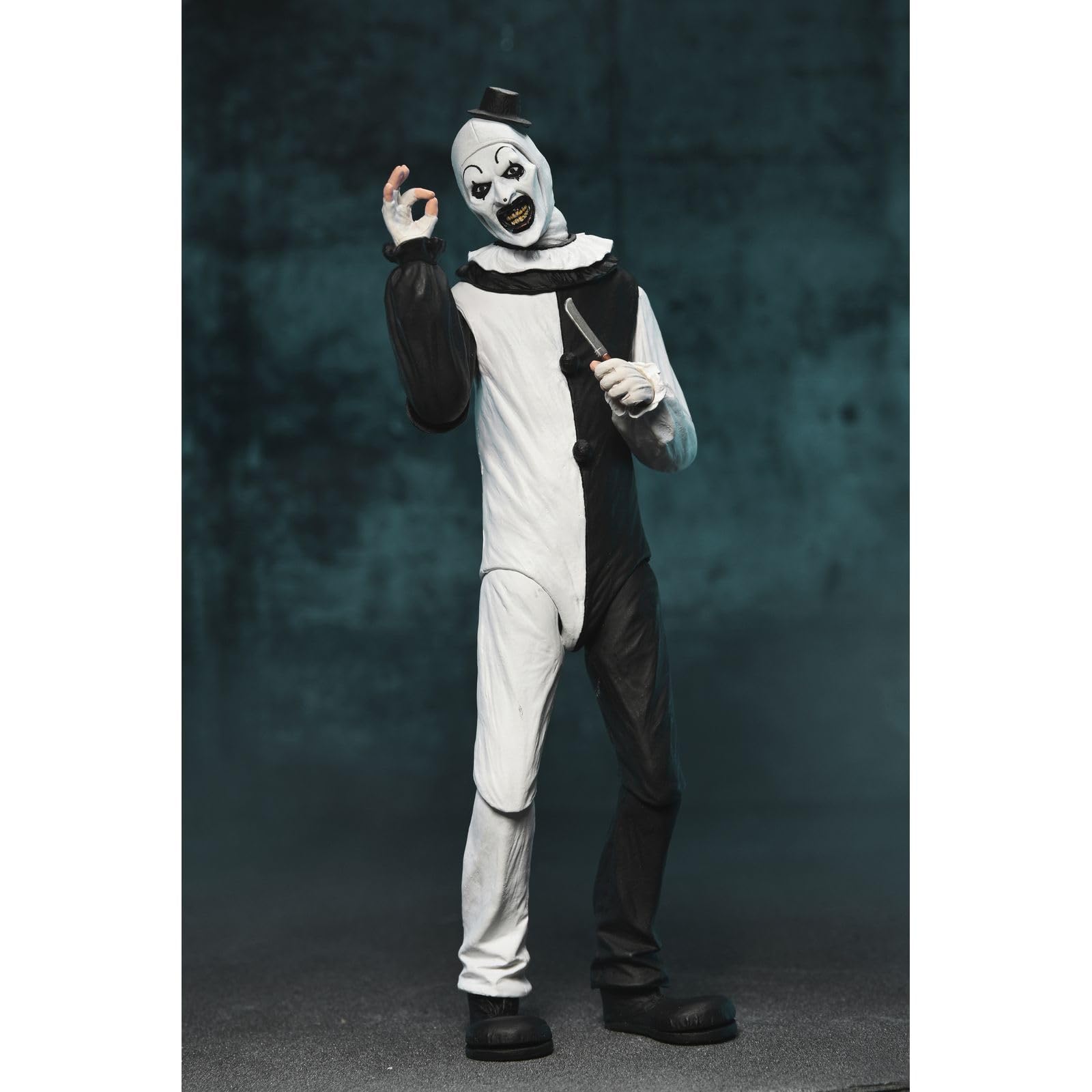 NECA - Terrifier - 7" Scale Action Figure - Ultimate Art the Clown