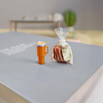 Miniature Drink Cup & Toast Set, Realistic Dollhouse Miniatures, Mini Tumbler with Detachable Lid & Straw, 1/12 Scale Food for Dollhouse Décor