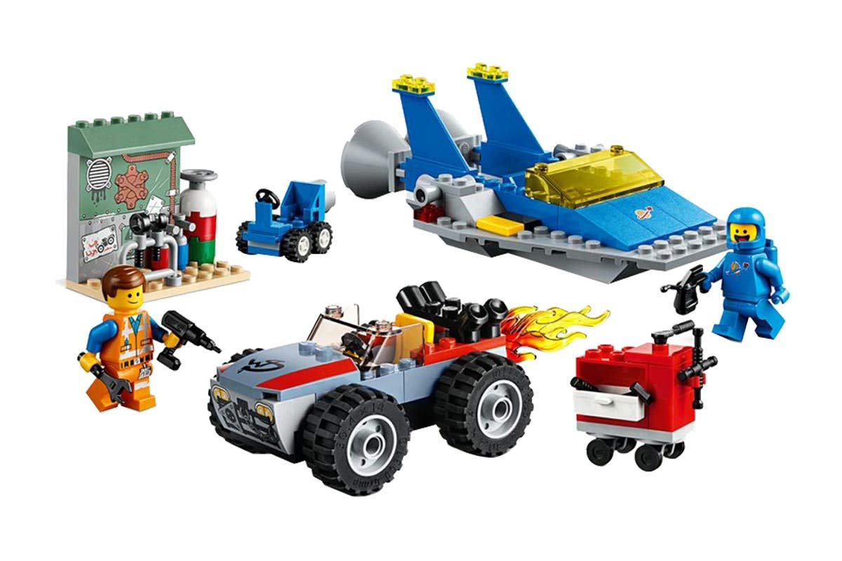 LEGO The Movie 2 Emmet and Benny’s ‘Build and Fix’ Workshop; 70821 Action Car and Spaceship Play Transportation Building Kit for Kids (117 Pieces)