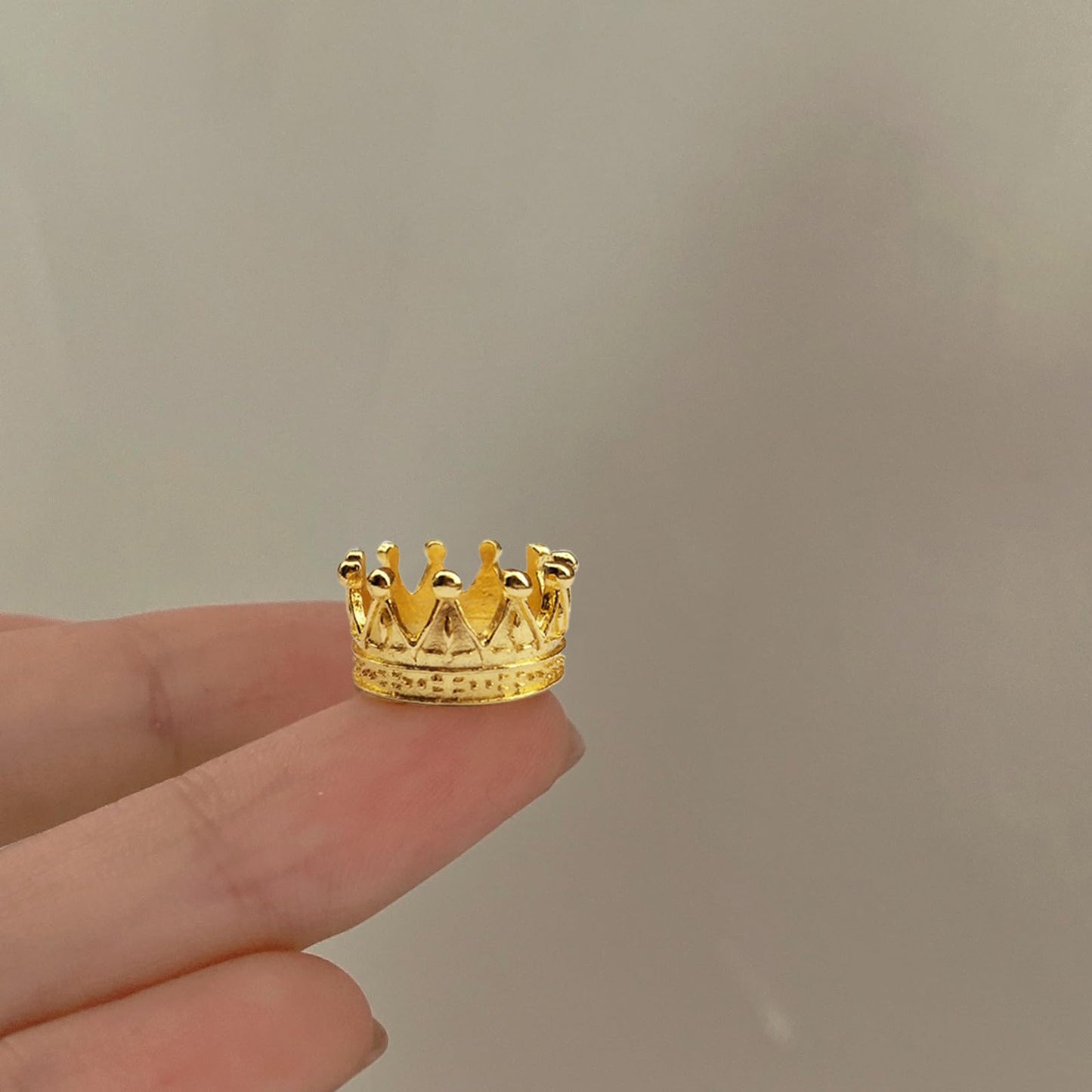 4Pcs Mini Alloy Crown 1/12 Scale Metal Doll Crown Tiny Miniature Crown for Handicrafts, Miniatures, Doll Headwear Accessories