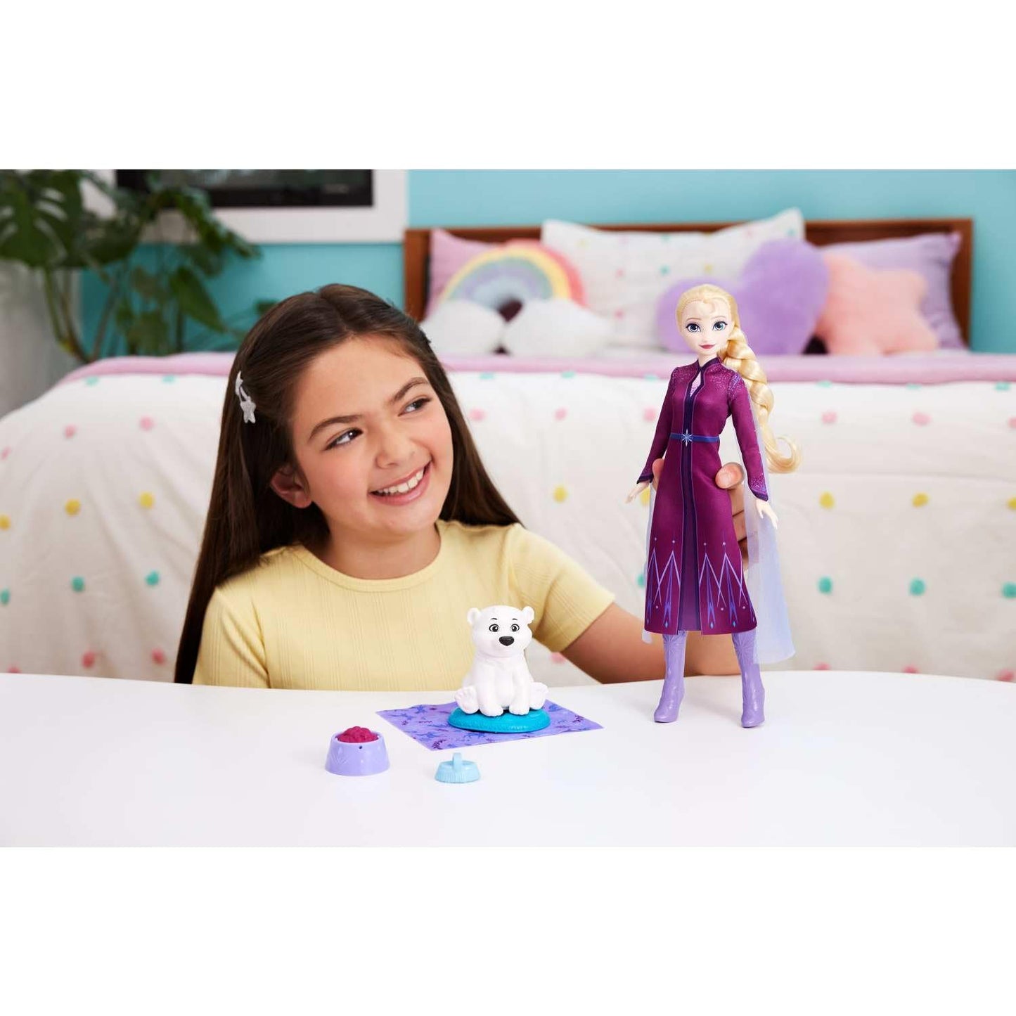 Mattel Disney Frozen Elsa Fashion Doll & Bear Cub Figure with 4 Accessories Including Animal Bed & Blanket, Inspired by Animals of Arendelle