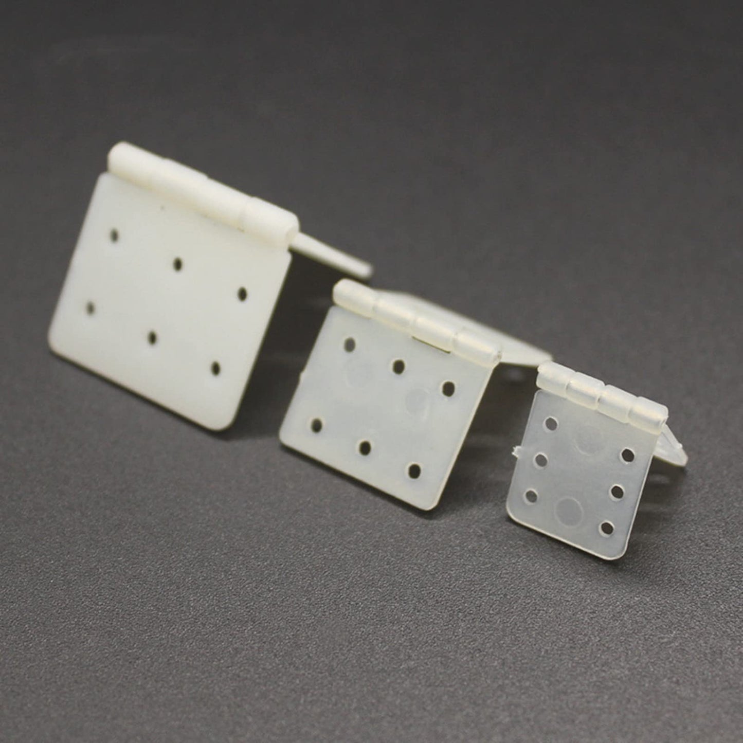 skrnrhrery Nylon Hinges,3 Sizes are Available Suitable for RC Airplane Model Airplane Parts Fixed Wing Model Airplane Square Loose-Leaf 16-Pack (Small