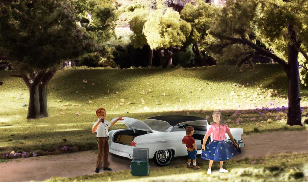 Pit Stop 1956 Ford Car & Family of 3 N scale Woodland Scenics