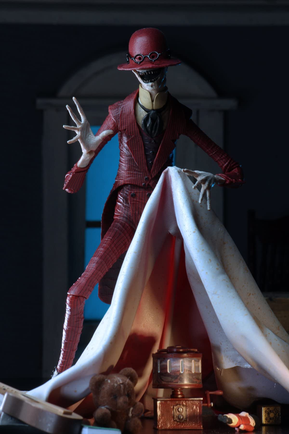 The Conjuring Universe - Ultimate Crooked Man - 7" Scale Action Figure