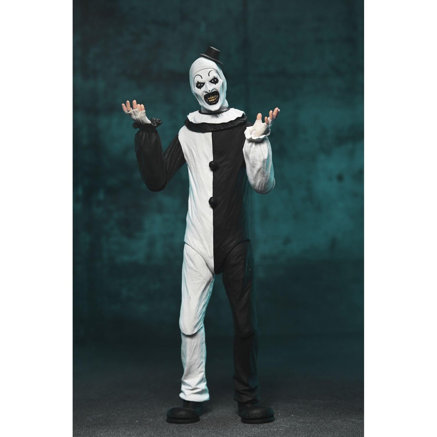 NECA - Terrifier - 7" Scale Action Figure - Ultimate Art the Clown