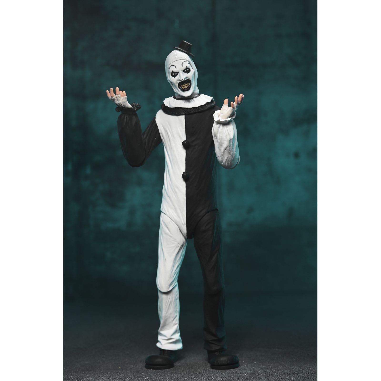 NECA - Terrifier - 7" Scale Action Figure - Ultimate Art the Clown