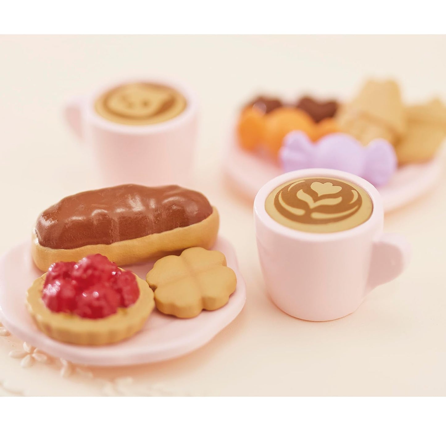 Calico Critters - Sweets Party Set - Dollhouse Furniture & Accessories - Kids Pretend Play Toy, Miniature Dollhouse Food & Accessories Set, Ages 3+