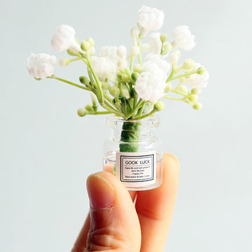 Realistic Miniature Flower Arrangements in Vase Set,1:6 Scale Dollhouse Accessories with Lifelike Details for Fairy Garden, Train Platform and Micro