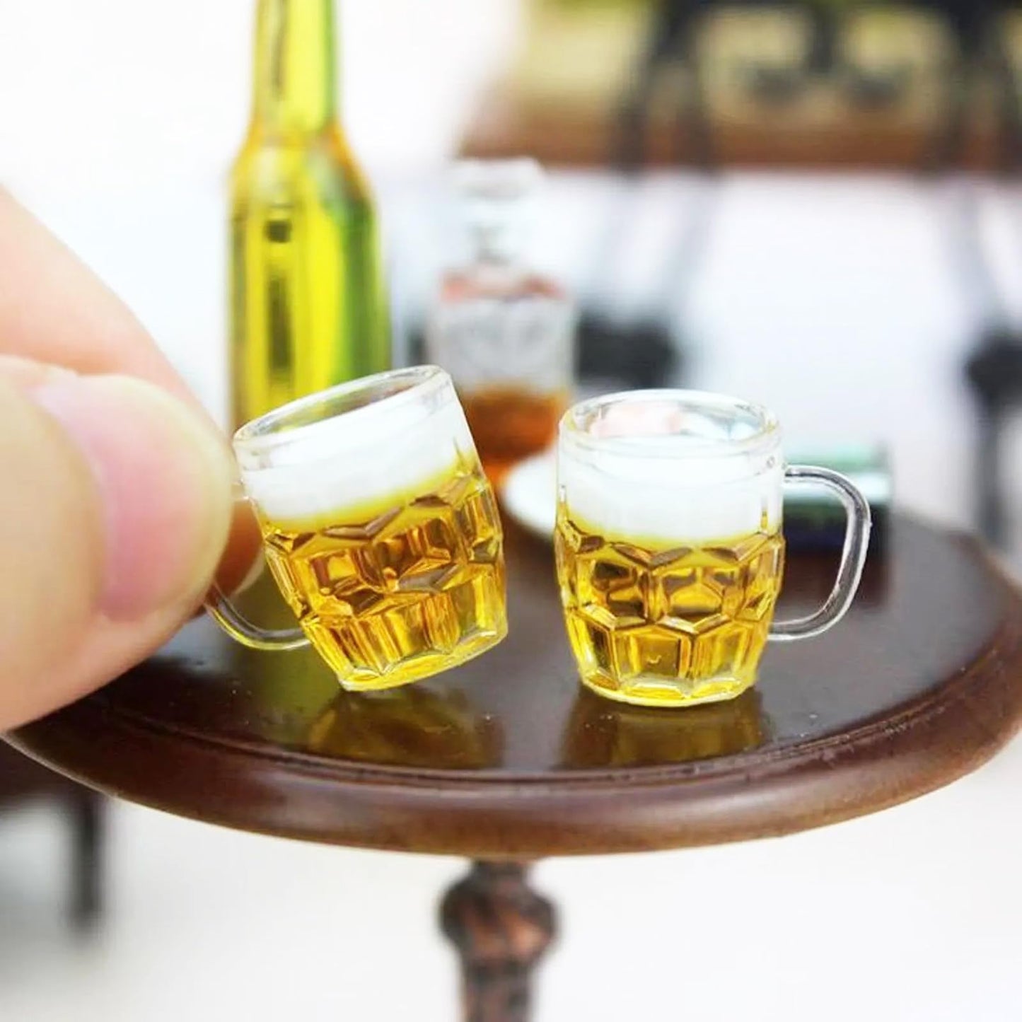 Miniature Beer Mug with Handle, 1/12 Dollhouse Mini Fake Beer Cup, Miniature Beer Drink Mini Beer Glass Mug, for Dollhouse Miniature Kitchen, Fairy