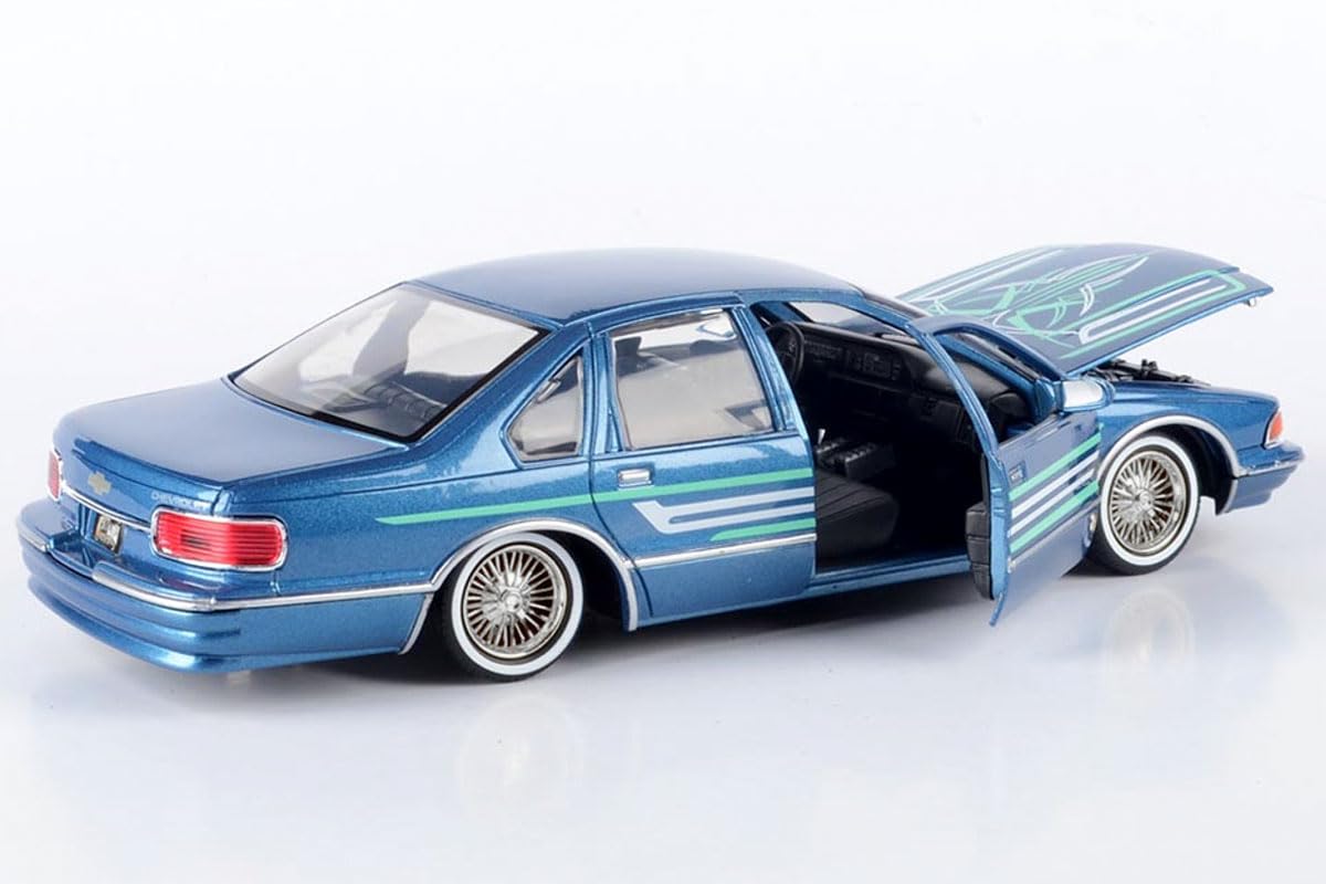 Motormax 1993 Chevrolet Chevy Caprice Lowrider 1:24 Diecast Model Blue w/Graphics Get Low 79022 by All Star Toys