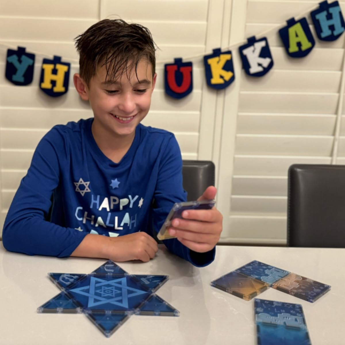 CreateOn Hanukkah Starter Set - Magnetic Tiles, Building Set for Kids, Magnetic Building Toy, STEM Travel Toys for Boys and Girls Ages 3+, 13-Piece