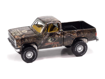 1983 Pickup Truck Moss y Oak Camouflage Livery Big Country Collectibles 2025 Series 1/64 Diecast Model Car by Auto World AWBC003-AWSP199