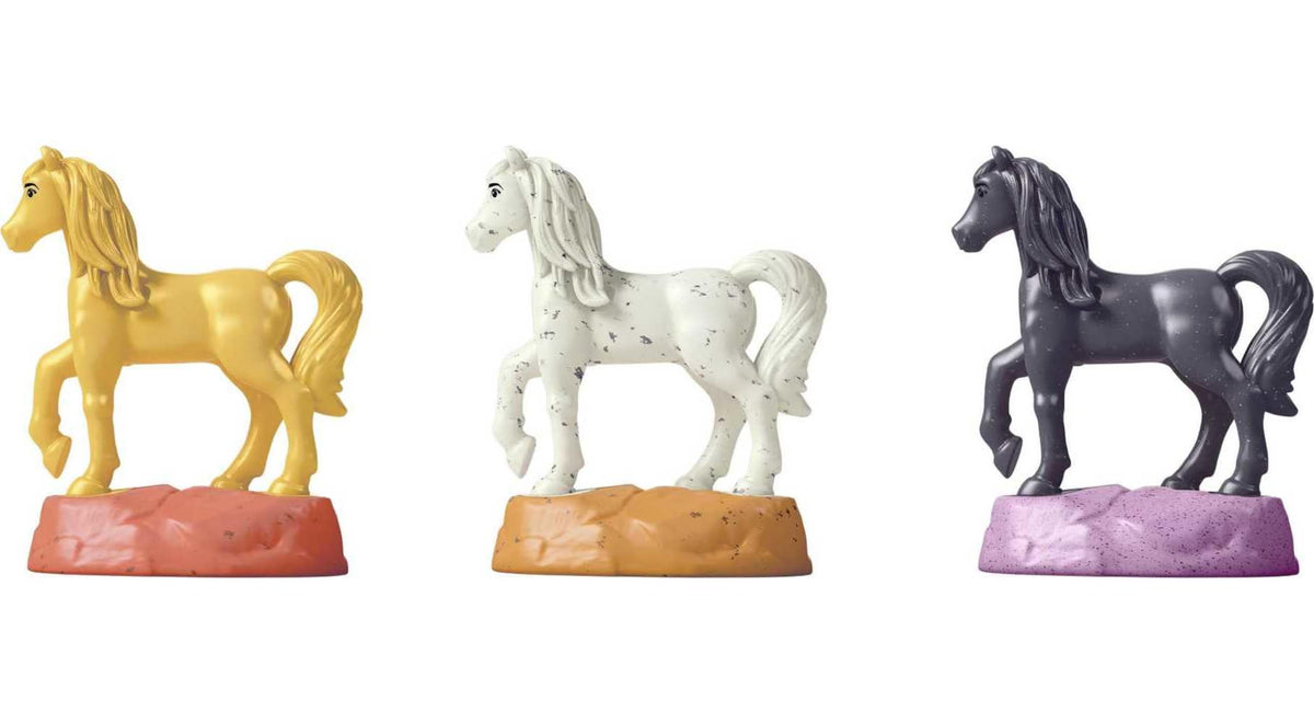 Mattel Games Spirit Hide & Seek Kids Game, Hide-and-Seek Board Game with Mini Horses & Buildings for 2, 3, 4 or 5 Players Ages 5 Years Old & Up