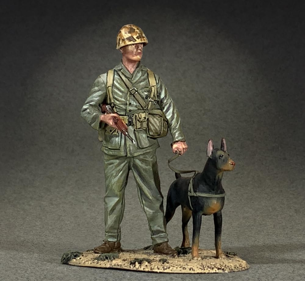 W. Britain Jack Tars & Leathernecks 13029 U.S. Marine Dog Handler World War 2 Pacific 1:30 Scale Metal (Approximately 2.5 INCHES Tall)