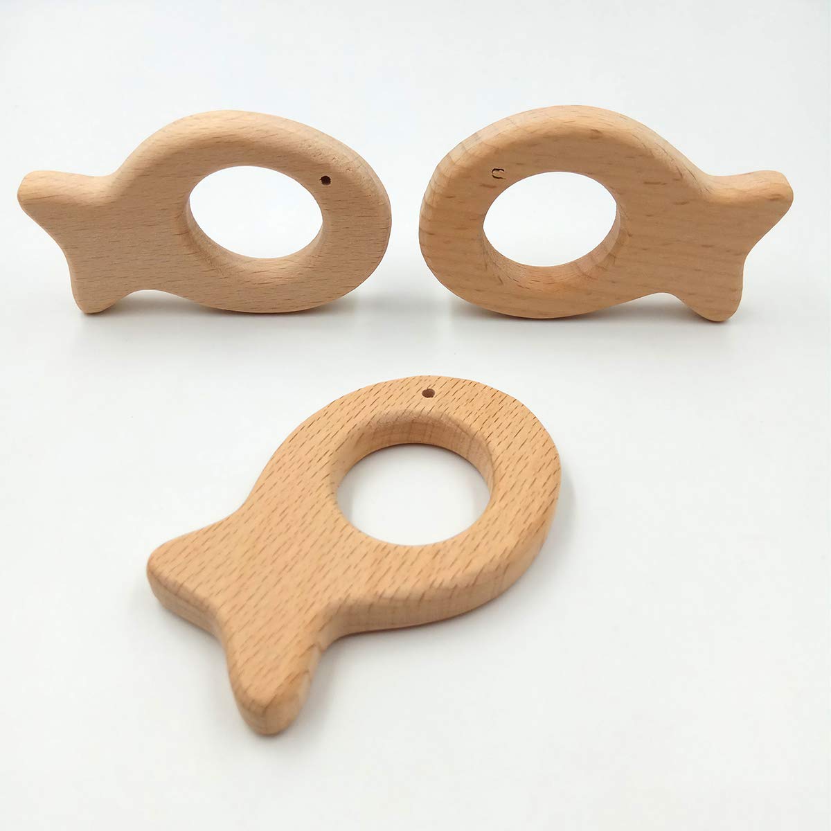 2pcs Natural Wooden Fish Pendant Pure Natural Beech Wood Animal Shape for Handmade Arts and Crafts (Fish 2pcs)