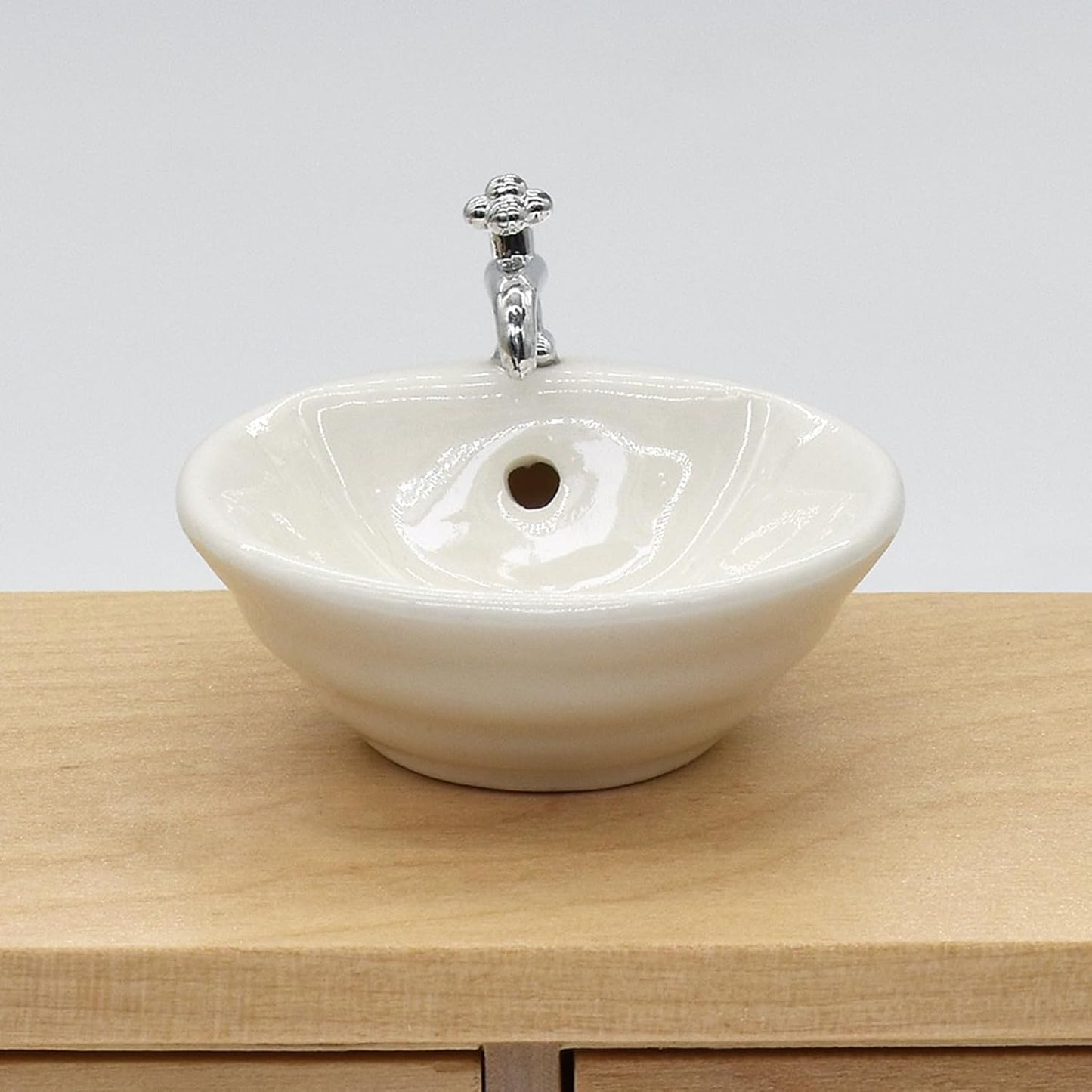 Dollhouse Miniature White Wash Basin, 1:12 Scale, Round Sink for DIY Furniture Accessories