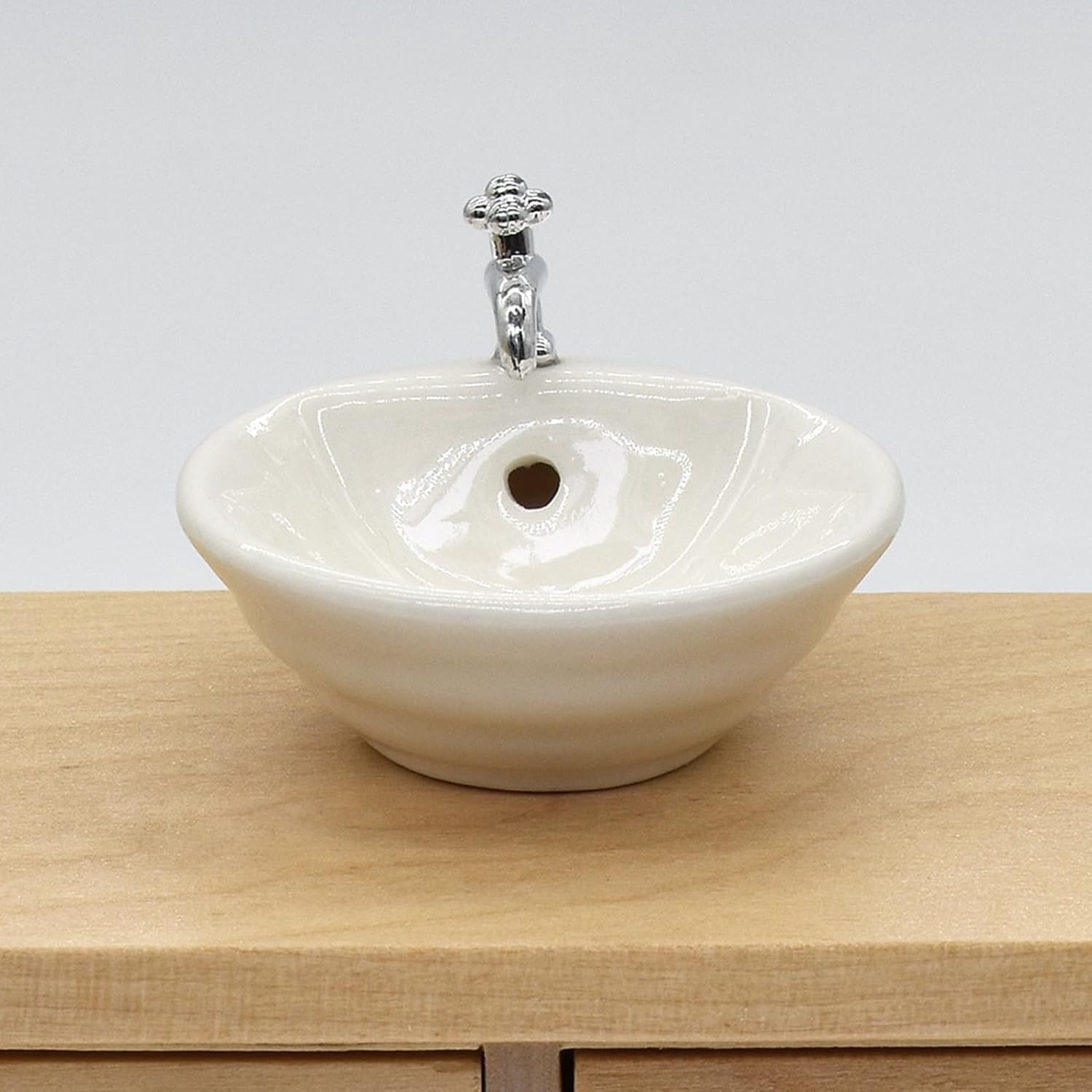 Dollhouse Miniature White Wash Basin, 1:12 Scale, Round Sink for DIY Furniture Accessories