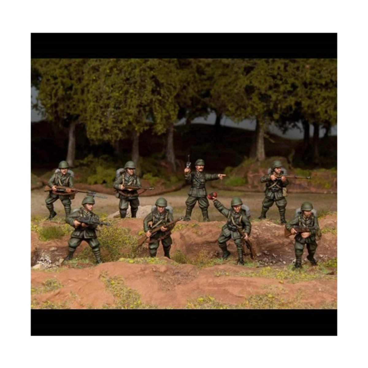 Wargames Atlantic World Ablaze - The Second World War 1939-1945: Italian Infantry (32 Multi Part Hard Plastic 28mm Figures)…