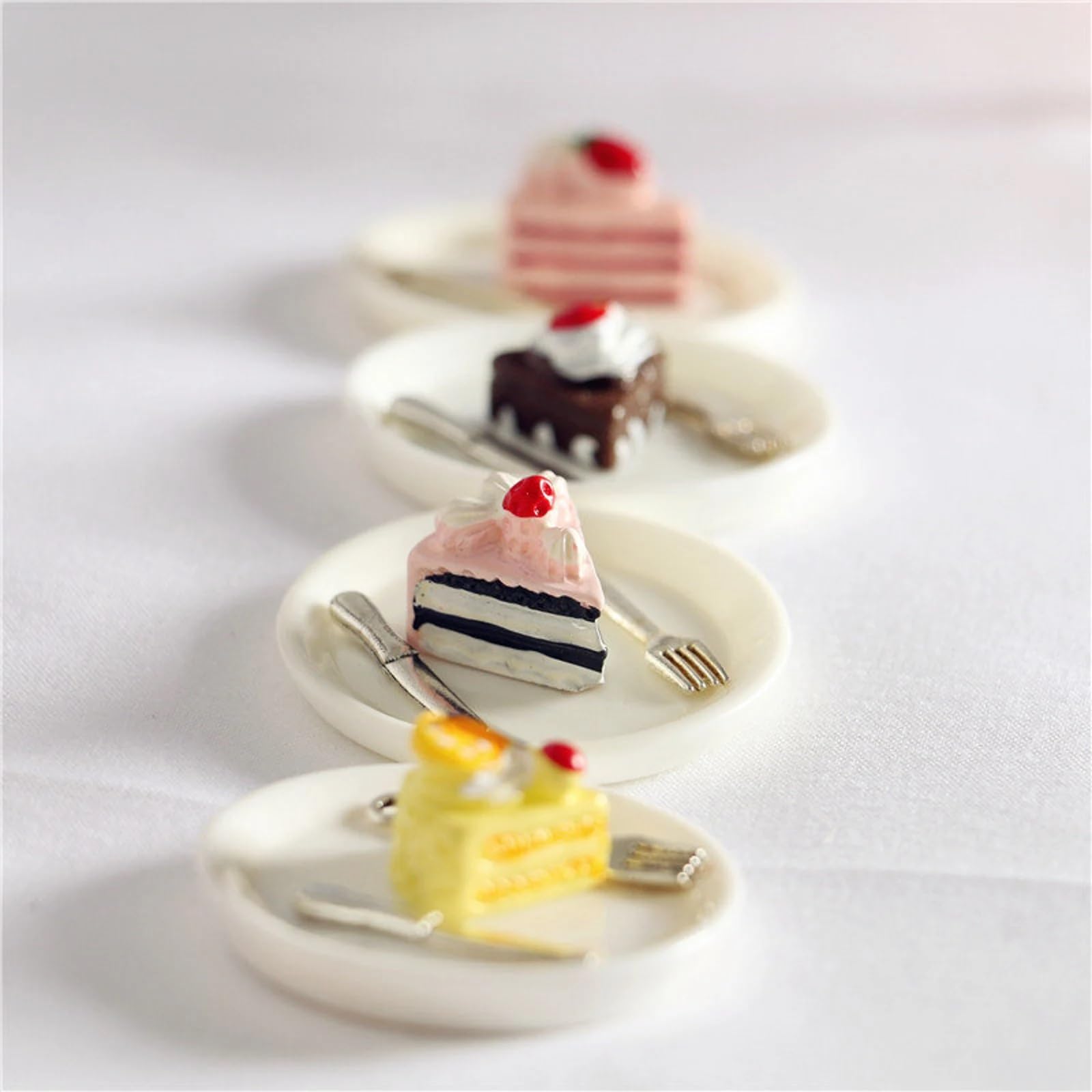 Miniature Cake and Utensil Set, Mini Cake, Dollhouse Cake Decoration Prop, for Dollhouse Miniature, Craft Supplies (Pink)