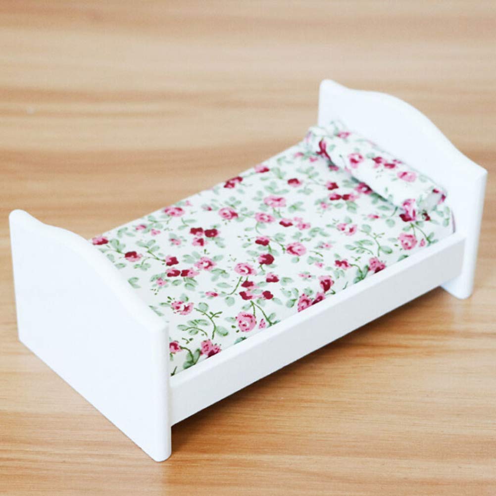 LotCow 1:12 Dollhouse Bed Dolls Miniature Bed Wooden Furniture for Doll House Dollhouse Bed with Pillow Bedroom Furniture Toy, 1 Pc