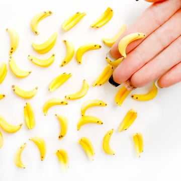 30 Pcs Yellow Mini Artificial Bananas 1/12 Scale Dollhouse Accessories, Realistic Miniature Plastic Fruit Models for Fairy Garden Kitchen Decor DIY