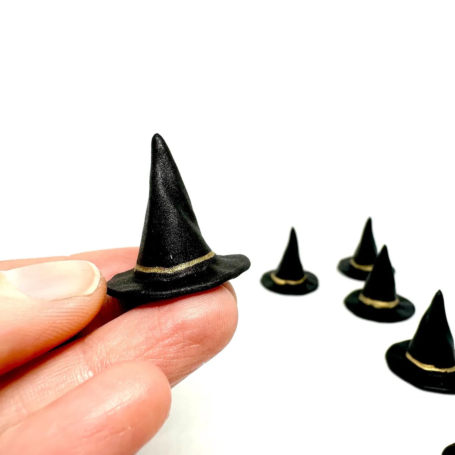 1/12 Scale Black Witch Hats for Dollhouse Miniatures, Halloween Décor, Cupcake Decorations 5Pcs