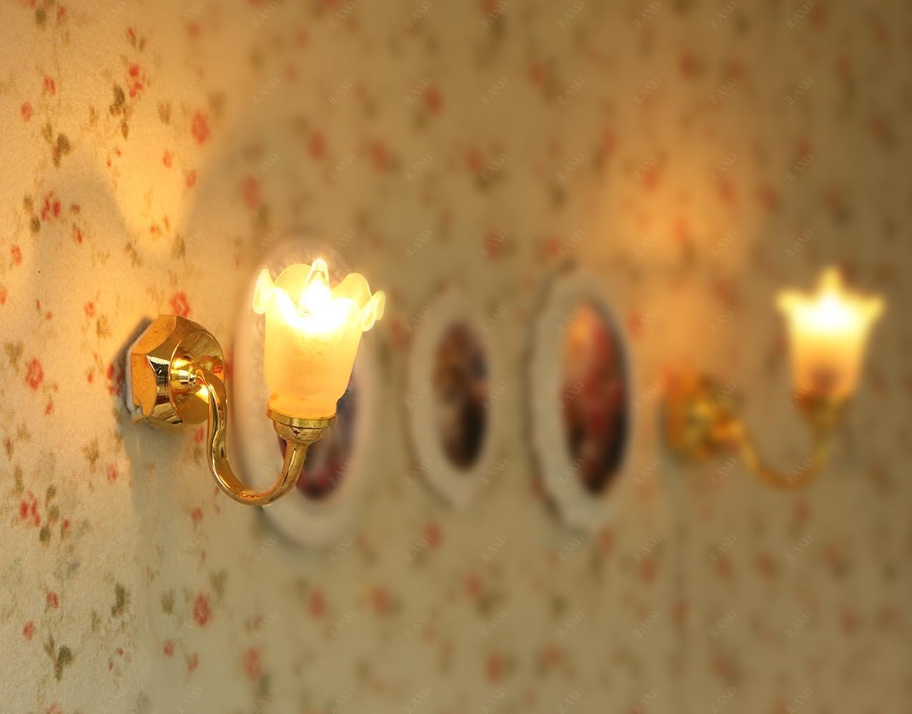 iLAND Dollhouse Accessories of Dollhouse Lights Floral Wall Light w/Plug, Elegant Miniature Lamp Wall Sconce of Mini House Lighting Fits 1/12 Scale