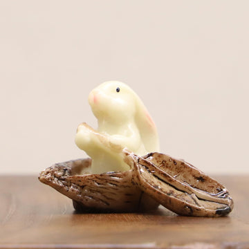 Miniature Bunny Rabbit Nut Boat, Dollhouse Bunny with Paddle in Boat, Mini Rabbits Sitting, for Fairy Garden, Terrarium, Diorama or Mini Gardening
