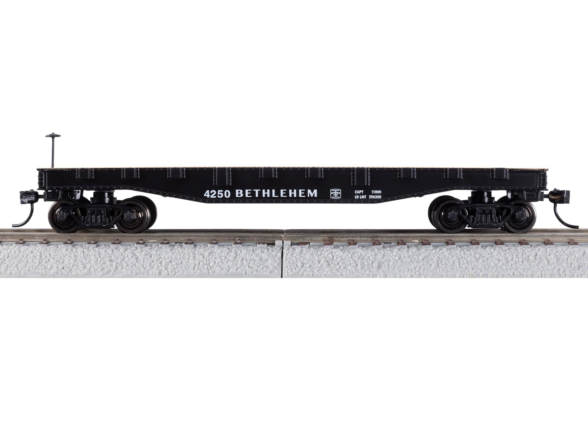 Lionel Bethlehem Steel #4250 HO Gauge Model Train Flatcar, Railroad Train Car with Metal Wheels & Metal Knuckle Couplers, Age 14+