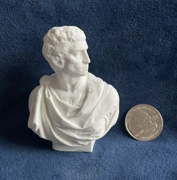 AirAds Dollhouse Miniature Statue Resin Bust White Sculpture of Lucius Junius Brutus Roman Politician Historical Figure Dollhouse Accessories