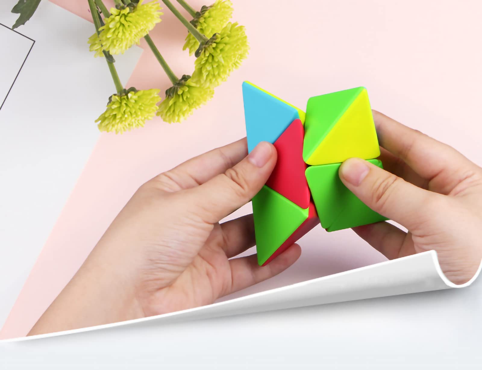 AMAZA Pyramid Speed Cube QiYi Toys 2X2 Speed Cube Stickless Triangle Magic Cube Puzzle Toy Colorful