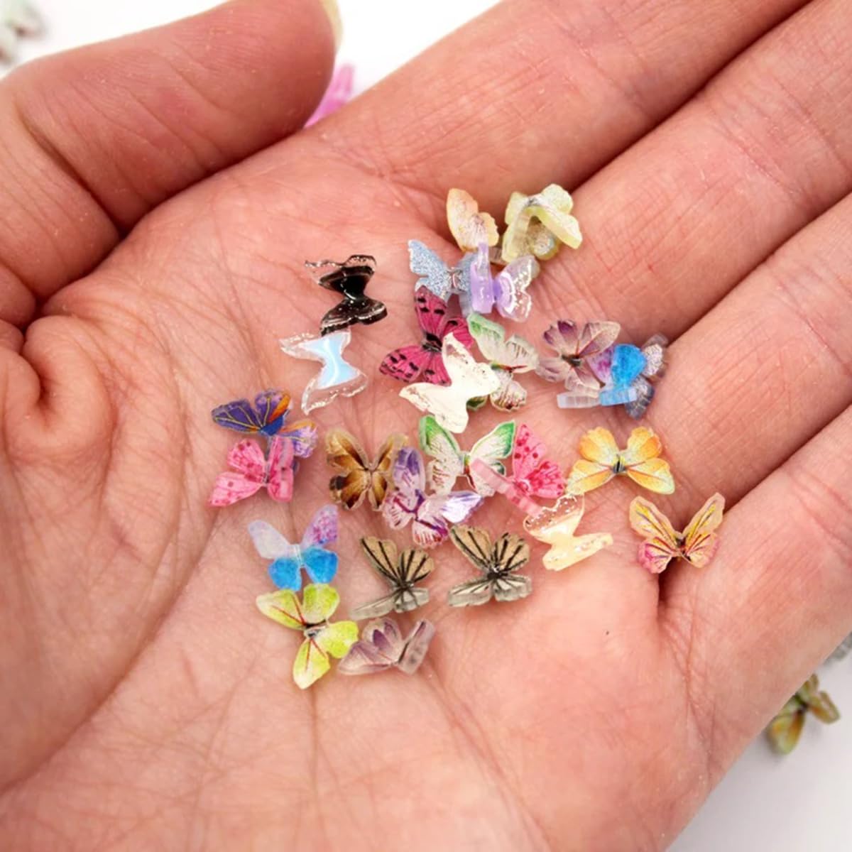 Micro Resin Butterflies, Dollhouse Miniature Tiny Butterflies, Terrarium Fairy Garden Dollhouse, Mini Landscaping Decoration (30PCS)