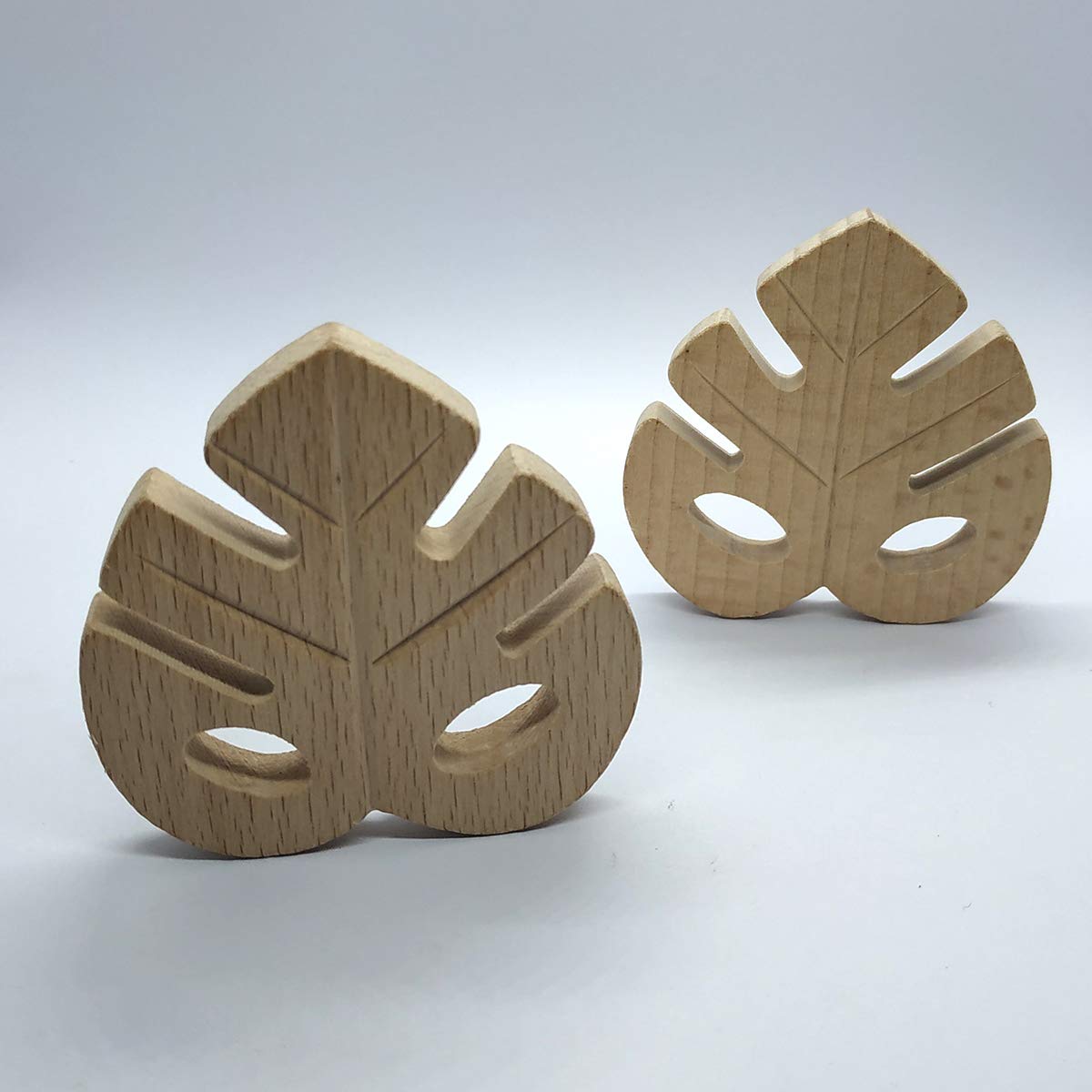 Alenybeby 5pcs Lovely Cartoon Wood Leaf Pure Natural Animal Shape Beech Wooden Handmade DIY Necklace Pendant (5pcs)