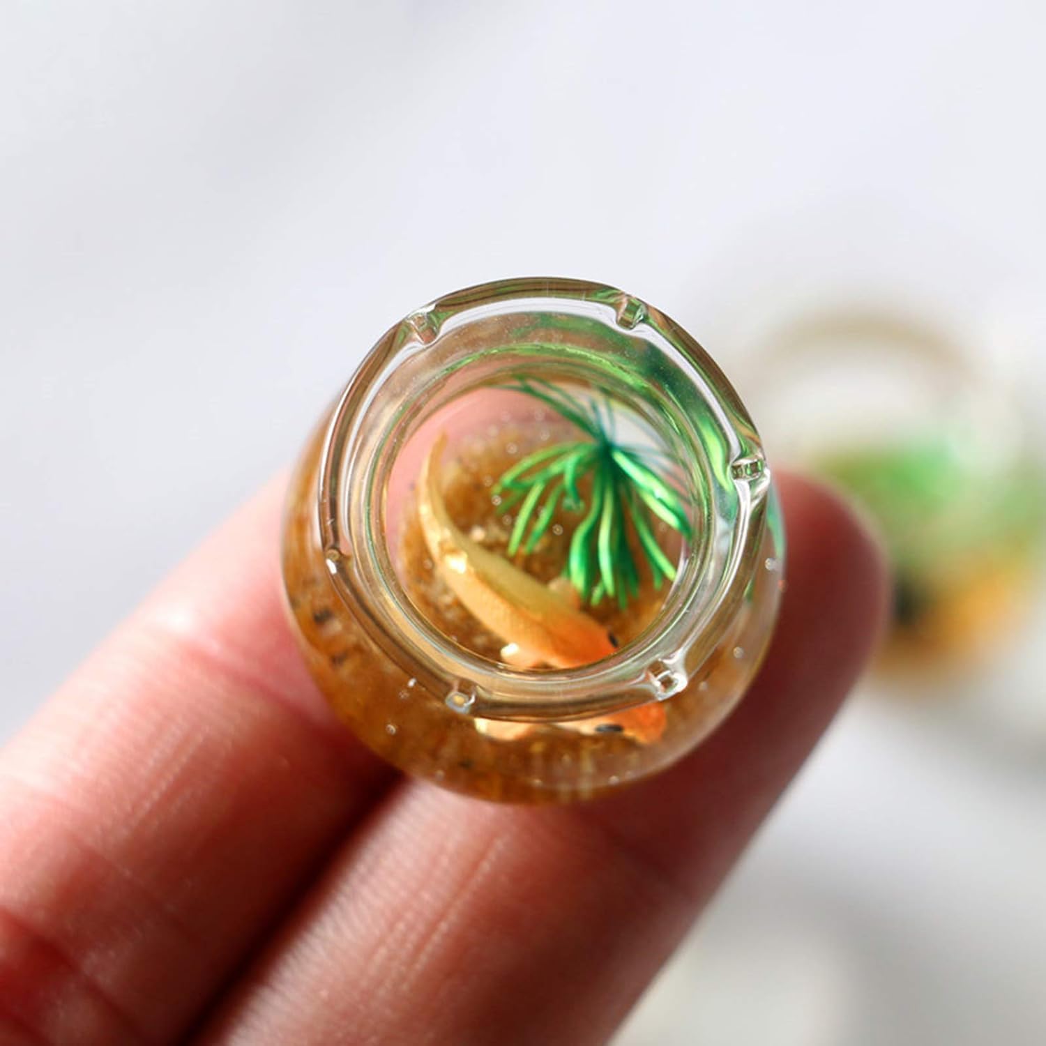 Dollhouse Fish Tank, 1:12 Scale Miniature Resin Accessories for Garden Scene Decor, Realistic Chic Resin Dollhouse Fish Tank, Desktop Ornaments