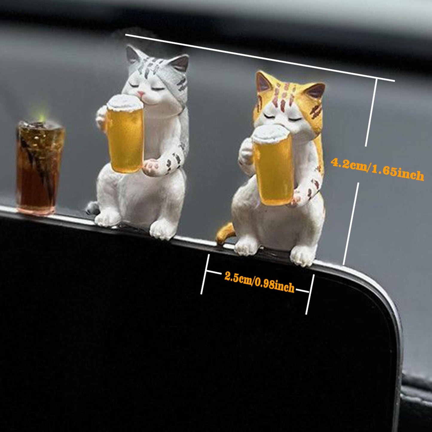 Cat Car Dashboard Decor for Men Women, Funny Cute Cats Desk Figurine Car Interior Dashboard Decoration Accessories - Mini Resin Dollhouse Simulated