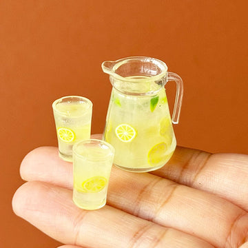 3pcs Miniature Lemonade Pitcher Set, Dollhouse Glasses Bottle Lemonade, Mini Lemon Fruit Ice Tea, for Dollhouse Miniature Kitchen, Fairy Garden