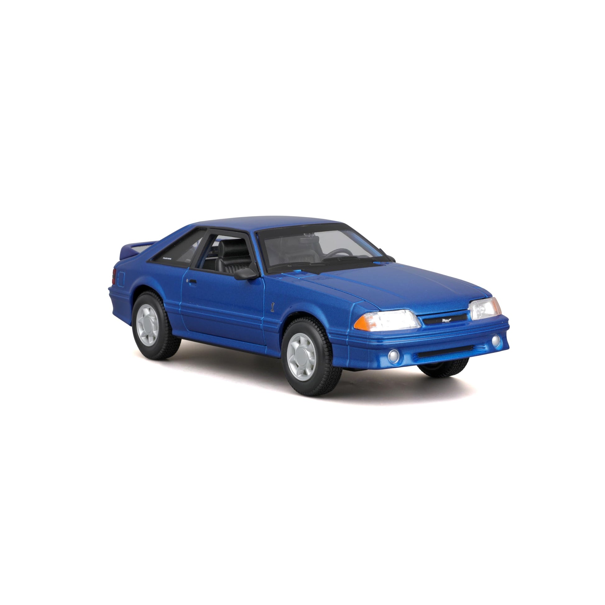 Maisto 1:24 Assembly Line 1993 Ford Mustang SVT Cobra