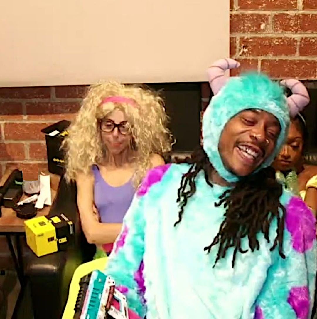 Wiz Khalifa Kush Weed Party Game - VIBE & CHILL | Adult Party Card Game (2 Games in 1) | Chill Party Game to Live the High Life for House Parties, 420
