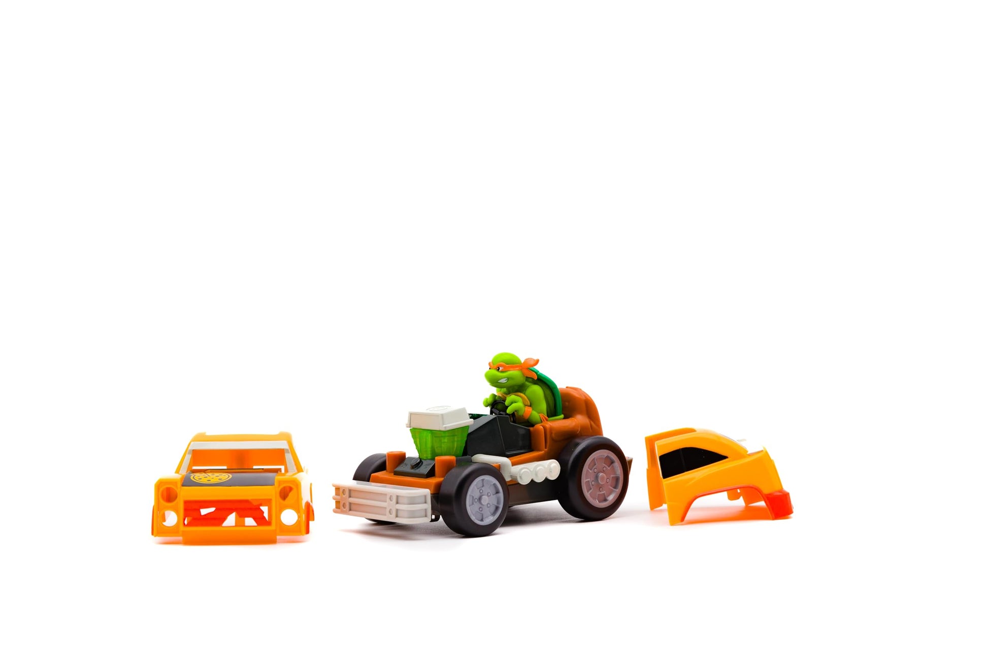 Teenage Mutant Ninja Turtles Toy, Michelangelo Shell Smashers, Light-Up Rev-Up Crash Vehicle with Smash & Reveal Action, Classic Edition, for Kids