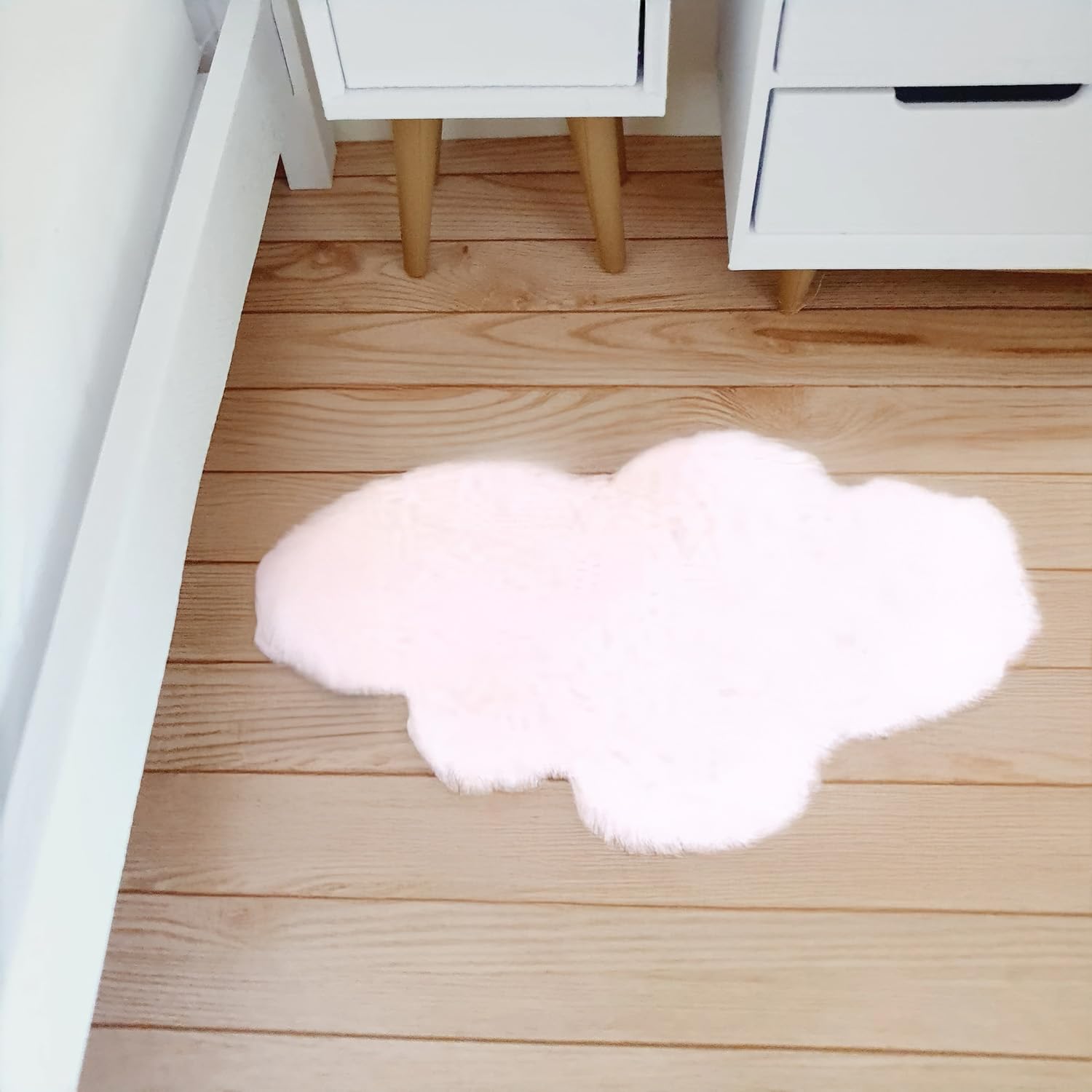 Miniature Dollhouse Cloud Rug (1:12 Scale) | Soft White Fur Rug for Dollhouse Nursery Decor | Dollhouse Miniatures