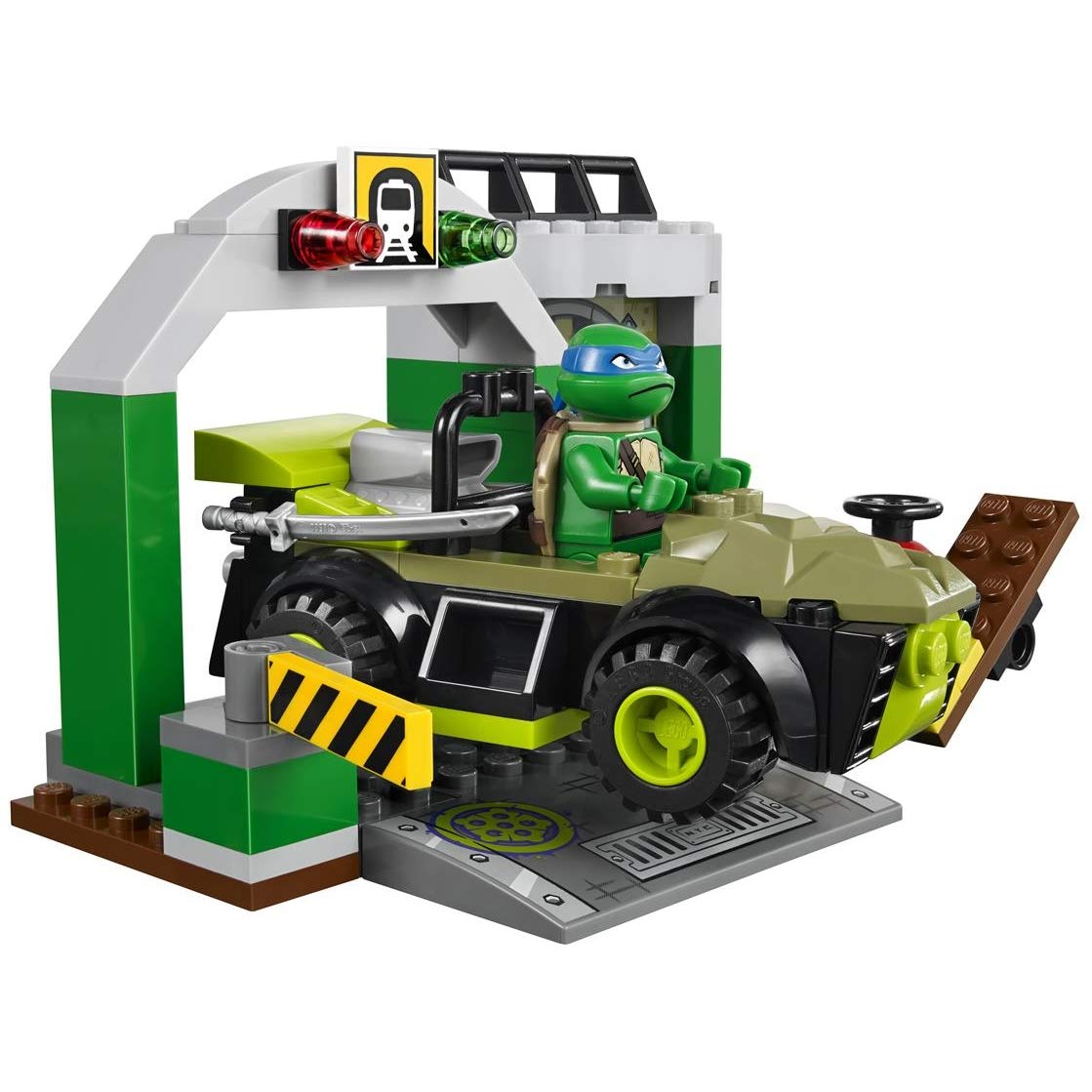 LEGO Juniors Turtle Lair 10669 Building Set