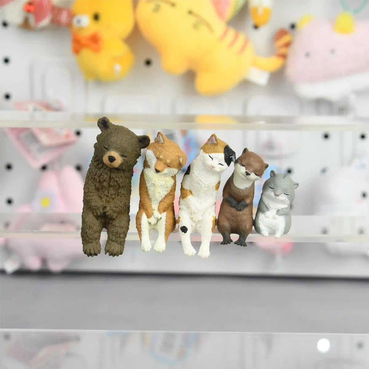 Newbee4 Miniature All 5 Types Adorable Sleeping Animal Figures - Hamster, Otter, Calico Cat, Shiba Inu and Bear sit Close and Sleep Together,Capsule