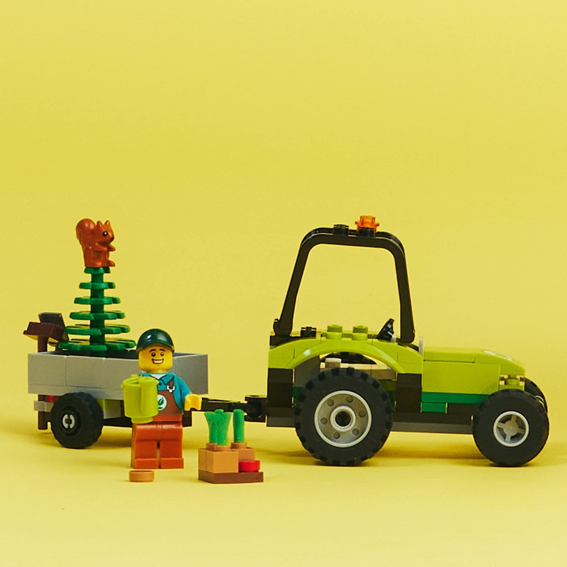 LEGO City Park Tractor 60390, Toy with Trailer for Kids Ages 5 Plus, Farm Vehicle Construction Set with Animal Figures and Gardener Minifigure, Gift