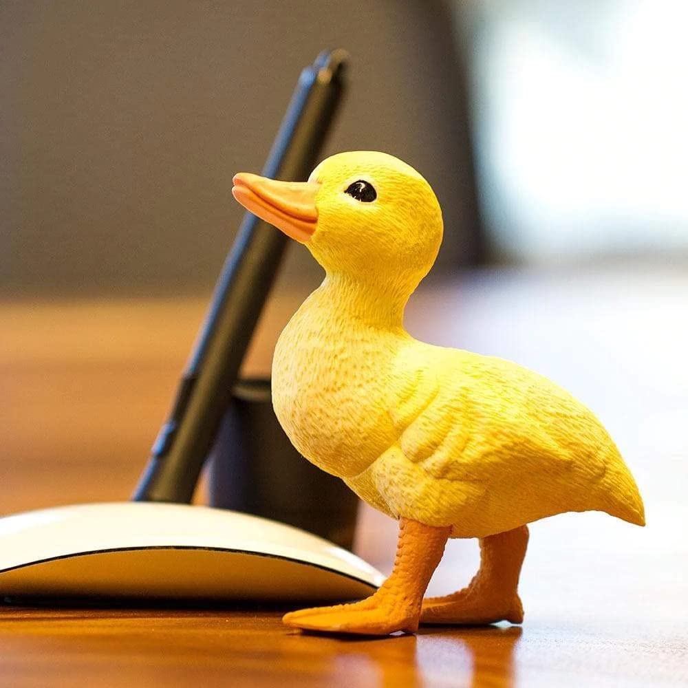 Safari Ltd. Duckling Figurine - Detailed 4.5" Plastic Model Figure - Fun Educational Play Toy for Boys, Girls & Kids Ages 18M+