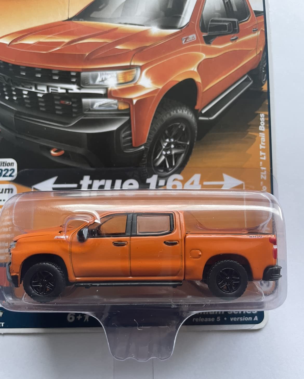 Auto World 2020 Chevrolet Silverado Z71 LT Trail Boss,Replica,AWSP089A