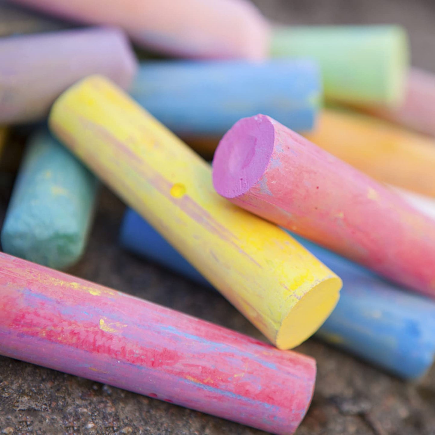 Keebor Washable Sidewalk Chalk, 54 Pcs 8 Colors Jumbo Chalks Bulk, Non-Toxic Chalk, Painting on Chalkboard, Blackboard, Playground, Outdoor Sidewalk