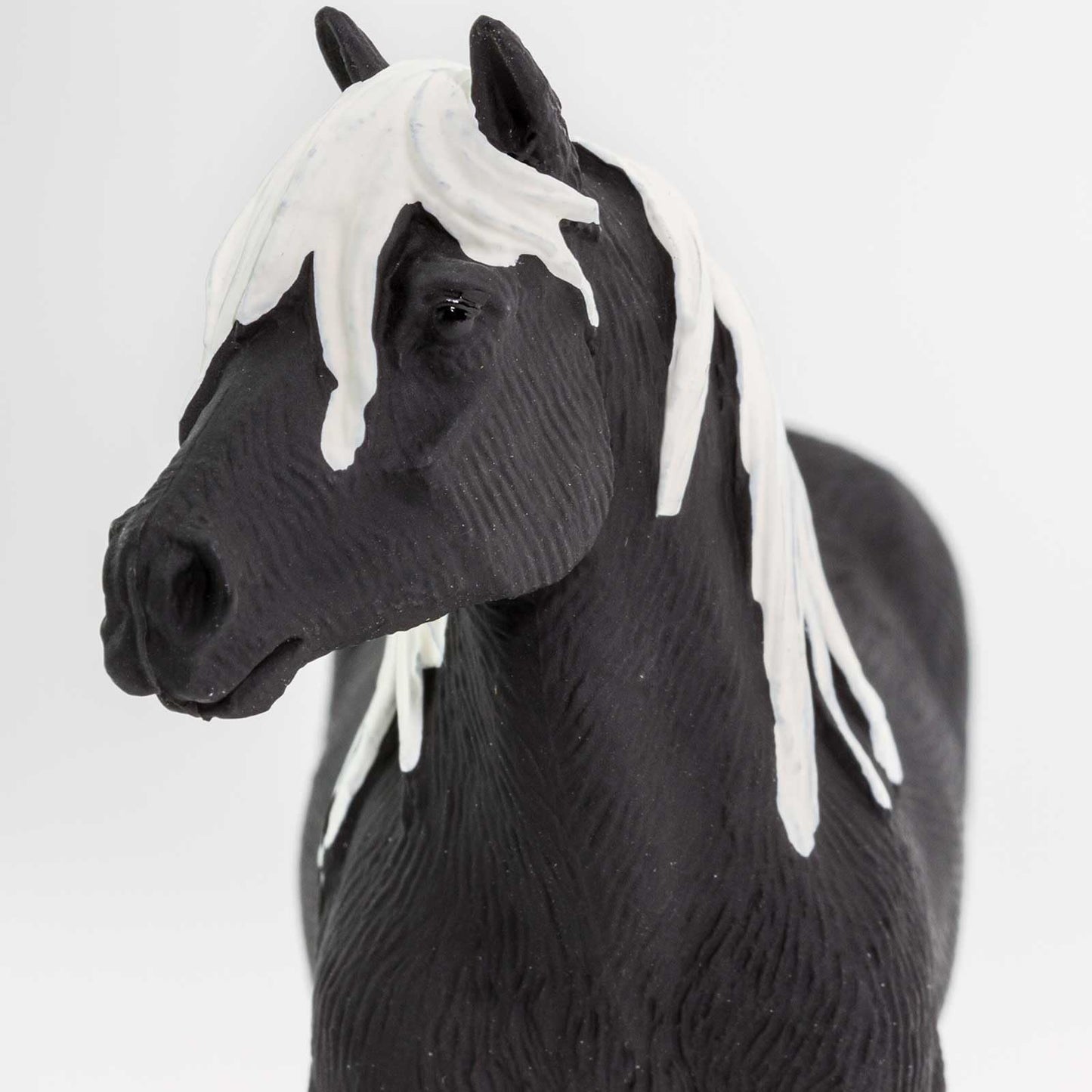 Safari Ltd. Gypsy Vanner Stallion Figurine - Detailed 4.5" Plastic Model Figure - Fun Educational Play Toy for Boys, Girls & Kids Ages 3+